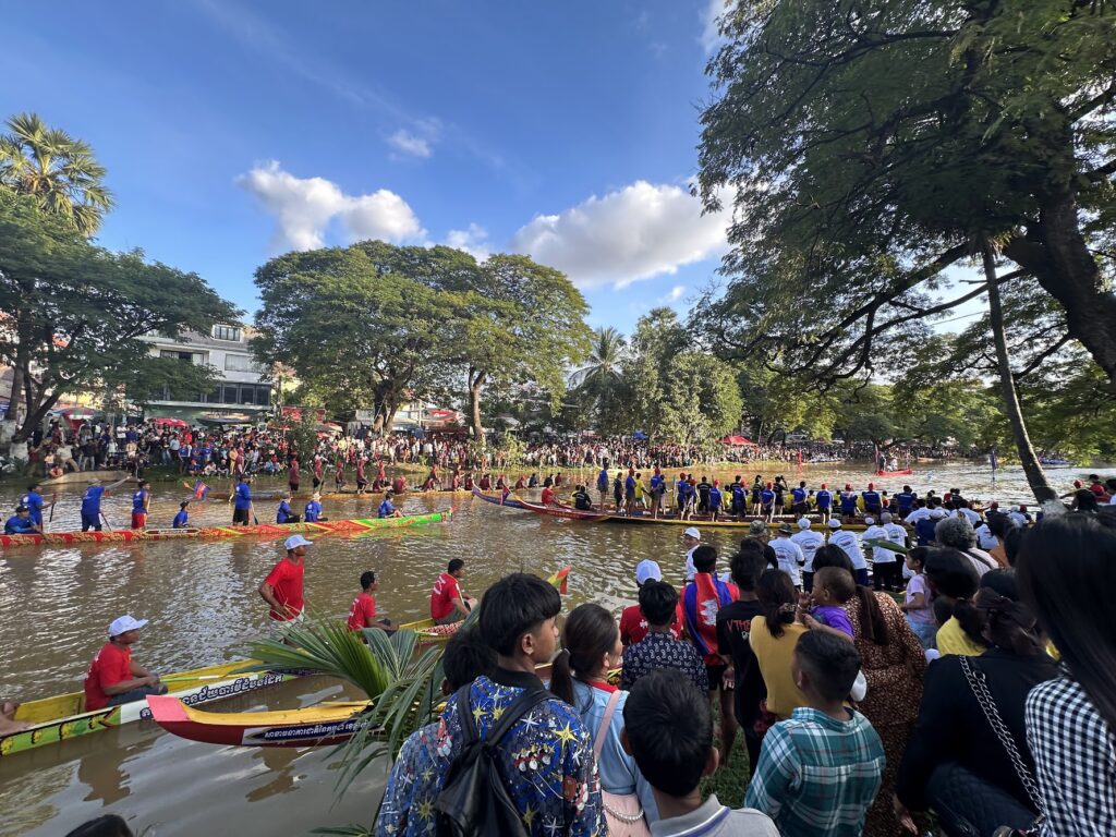 Enjoy the water festival in November with boat races